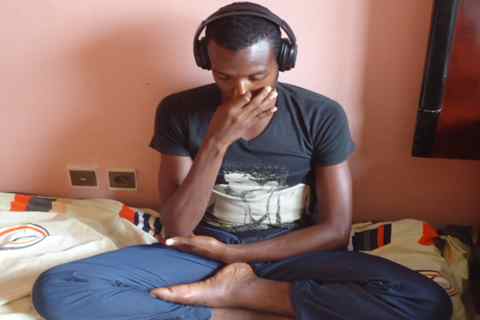 Estudiante en meditación - Côte d'Ivoire